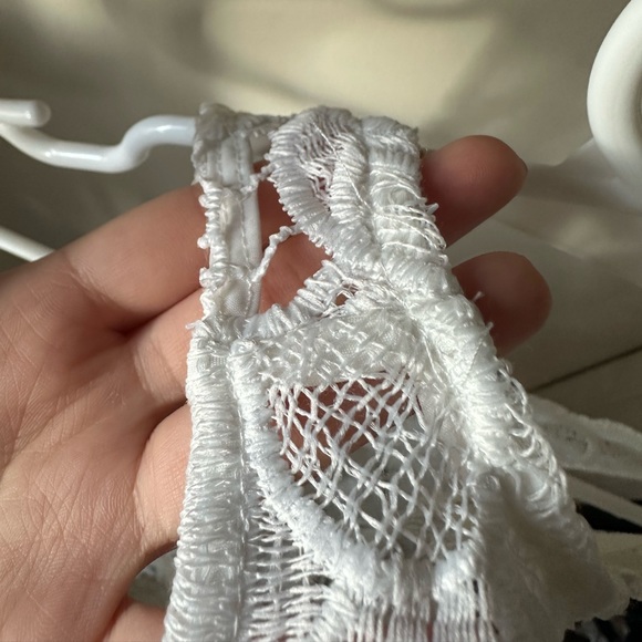 NWOT White crop top - Picture 7 of 8